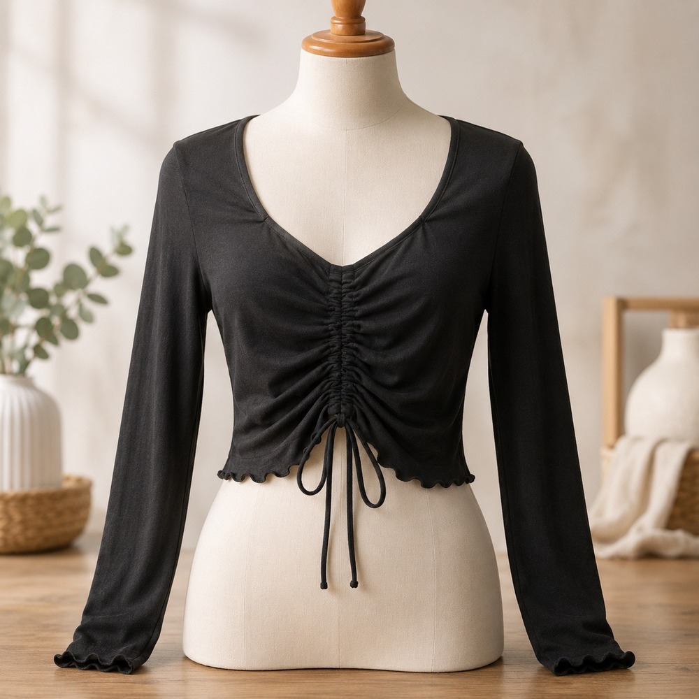 NWT Cupshe Ruched Front‎ Crop Top  Medium Black Long Sleeve Ribbed Lettuce Hem
